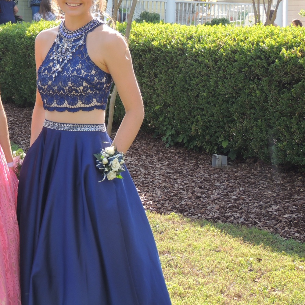 Prom Dress - Picture 4 of 6